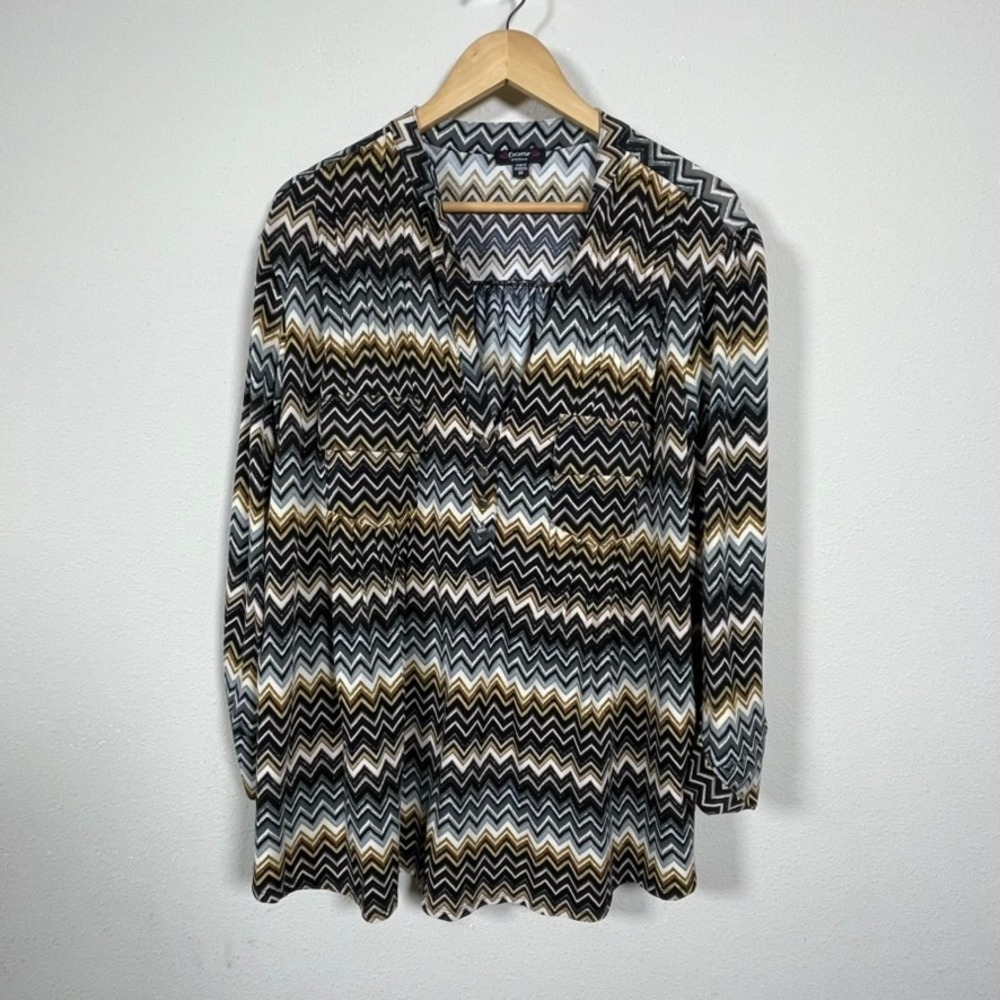 Cocomo Woman Blouse Womens 3X Black Gold Chevron Zig Zag Roll Tab V-Neck